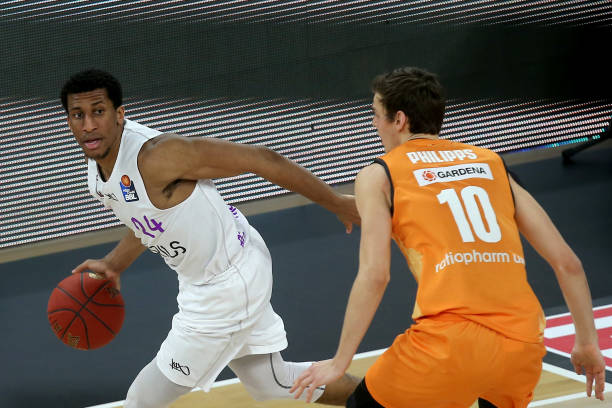 球迷们再次 球迷们再次