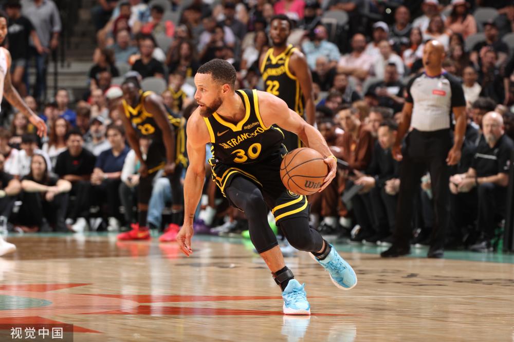 蓬勃发展 蓬勃发展