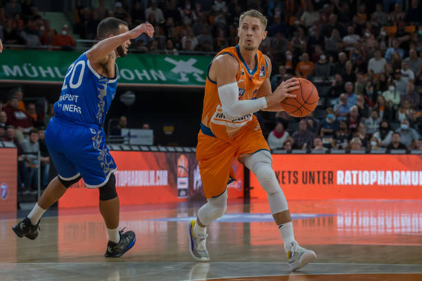 即全力争取 即全力争取